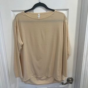 Lululemon Back in Action long sleeve size 8 Short Serve Prosecco Pale Line